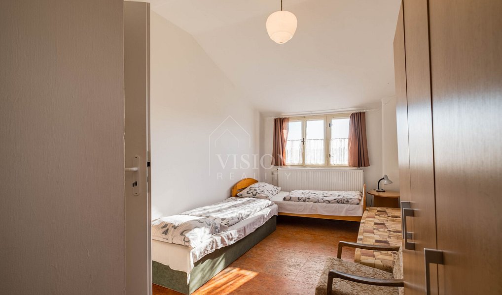 Prodej ubytovacího objektu 1 050 m², Varvažov – náhled fotky 12