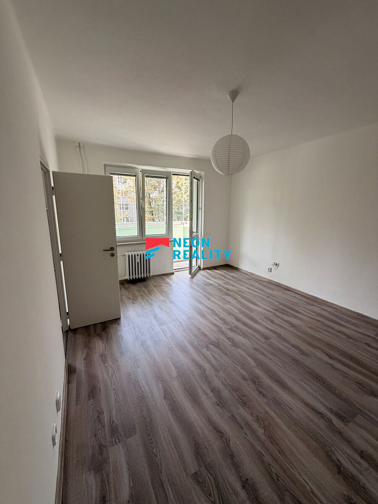 Pronájem bytu 2+1 60 m² – fotografie 4