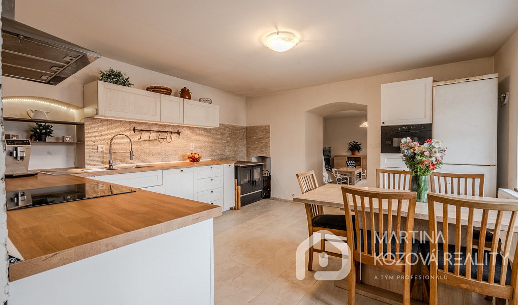 Prodej domu 165 m² s pozemkem 857 m², Koleč – náhled fotky 2