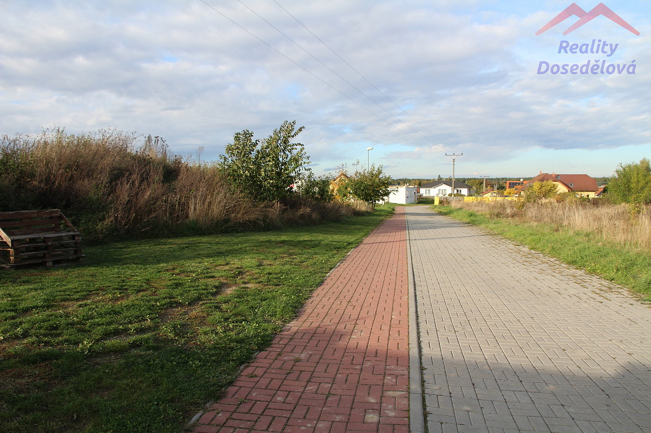 Prodej stavebního pozemku 812 m² – pohled 4