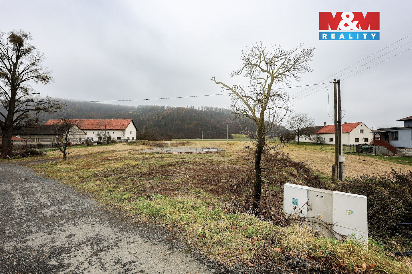 Prodej stavebního pozemku 2 225 m² – fotografie 3