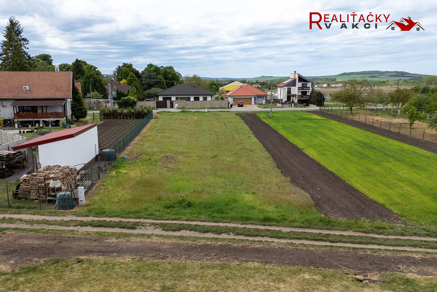Prodej stavebního pozemku 756 m² – fotografie 2