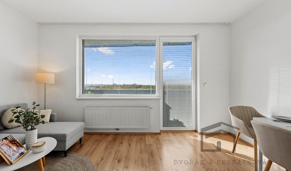 Prodej bytu 1+kk 30 m², Praha – náhled fotky 3