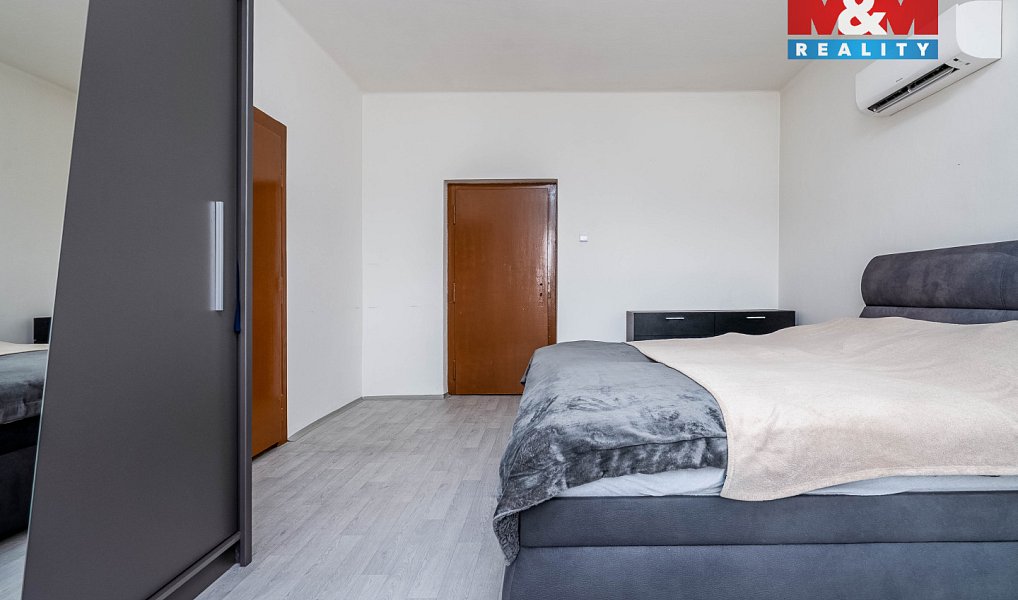 Prodej nájemního domu, činžáku 280 m², Dymokury – náhled fotky 12