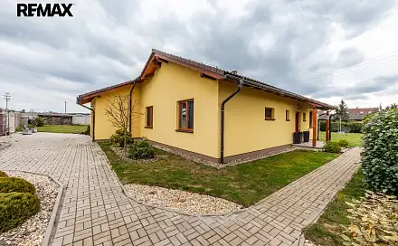 Prodej domu 153 m² s pozemkem 1 882 m², Okrajová, Velká Dobrá, okres Kladno