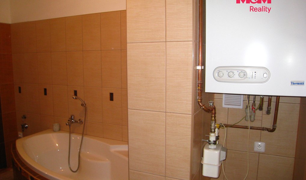 Prodej domu 900 m² s pozemkem 345 m², Frenštát pod Radhoštěm – náhled fotky 8