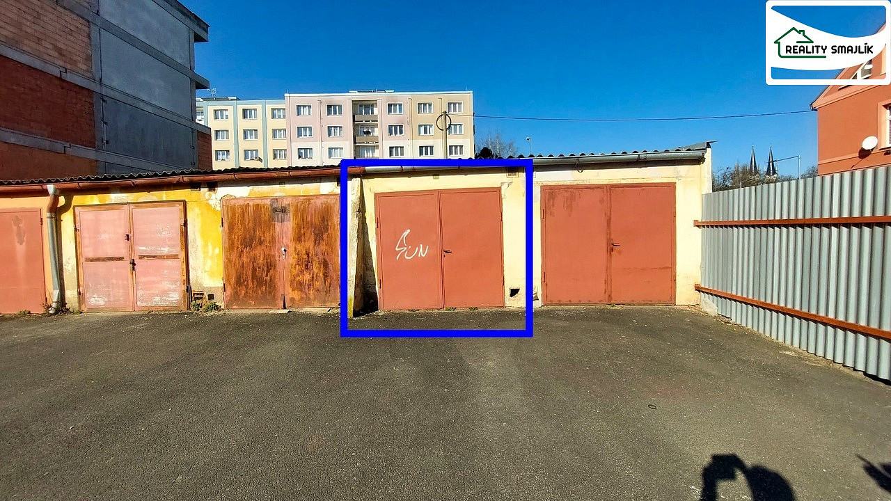Prodej zděné garáže na vlastním pozemku centrum chebu uzavřený areál