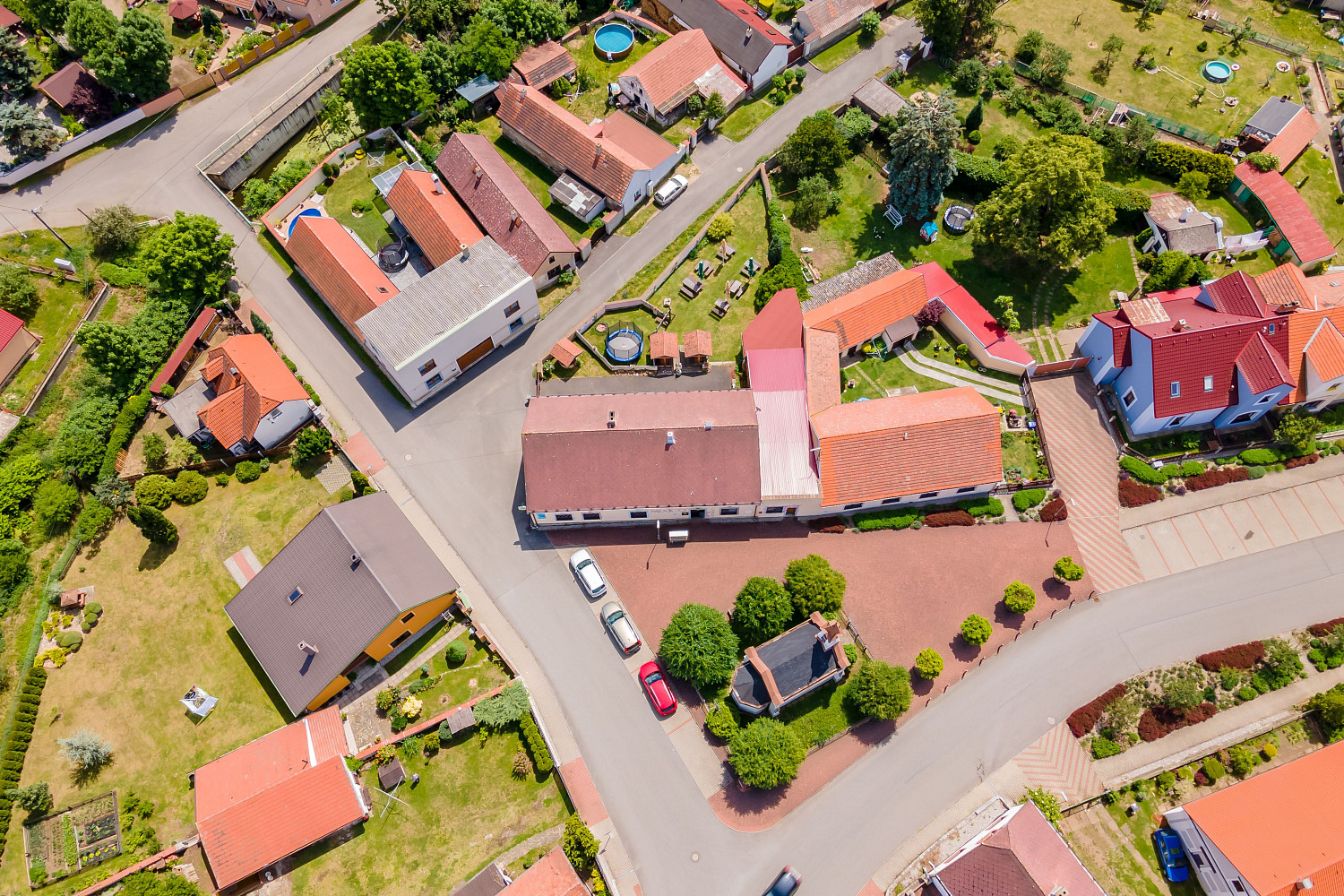 Prodej domu 300 m² s pozemkem 776 m² – pohled 2
