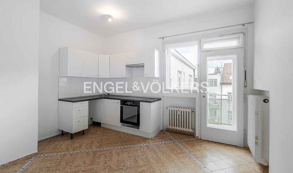 Pronájem bytu 3+1 95 m², Praha – náhled fotky 2