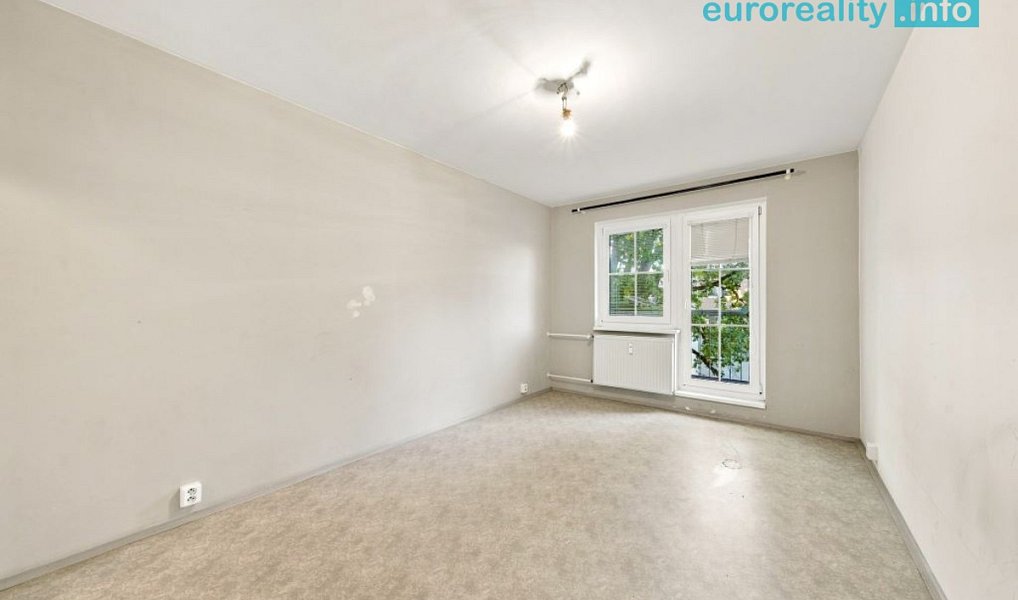 Prodej bytu 2+1 42 m², Milovice – náhled fotky 13