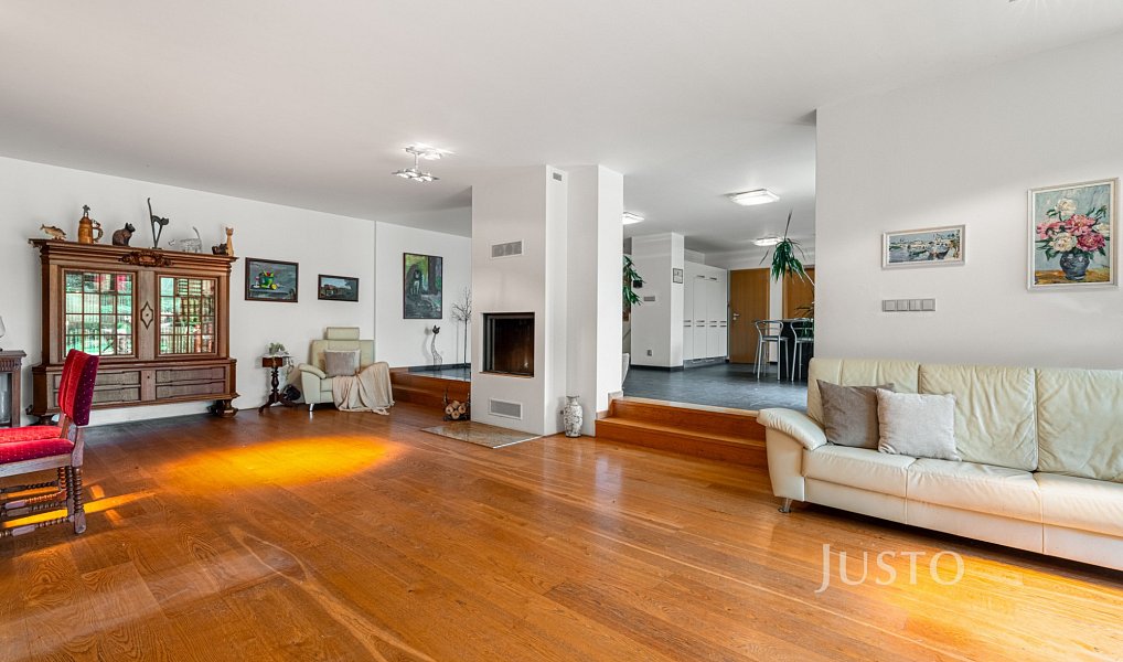 Prodej domu 456 m² s pozemkem 1 300 m², Jablonec nad Nisou – náhled fotky 5