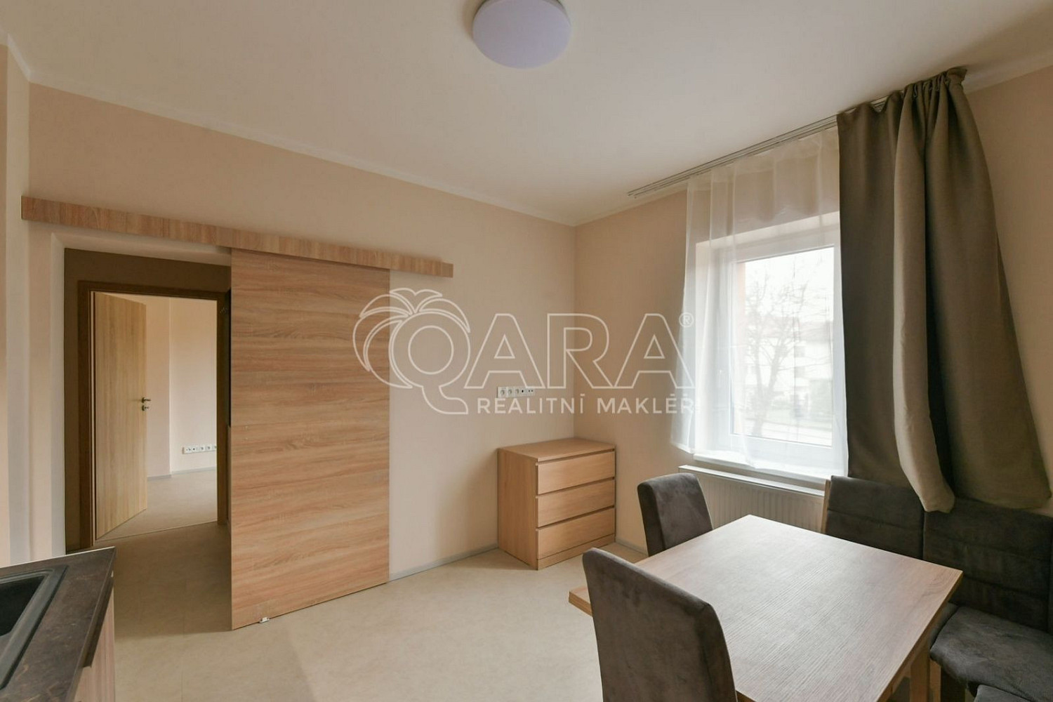 Pronájem bytu 1+1 28 m² — photo 2