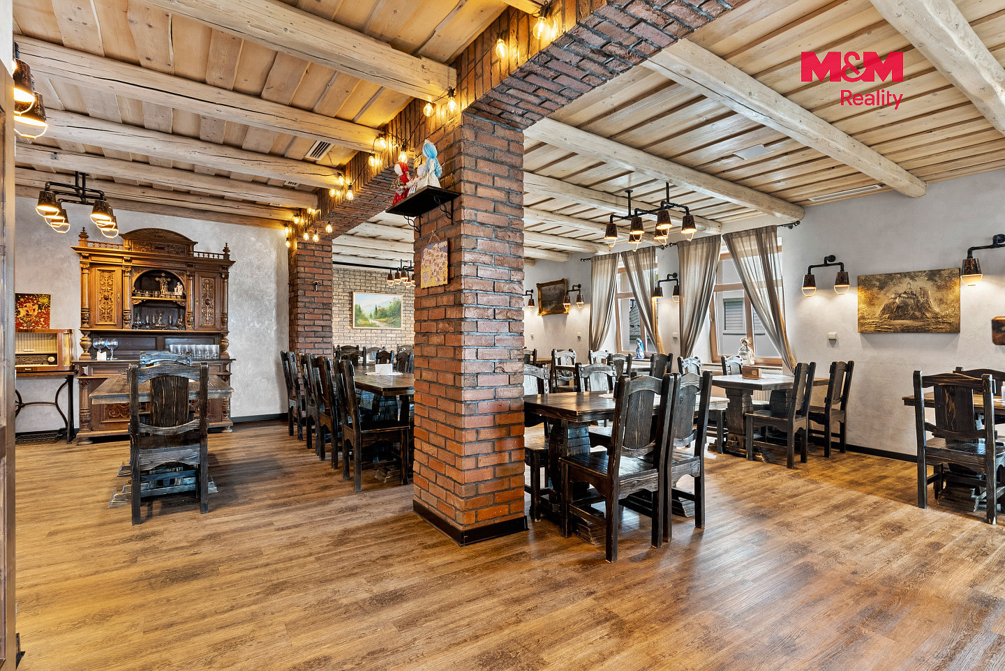 Prodej restaurace 889 m² – fotografie 2