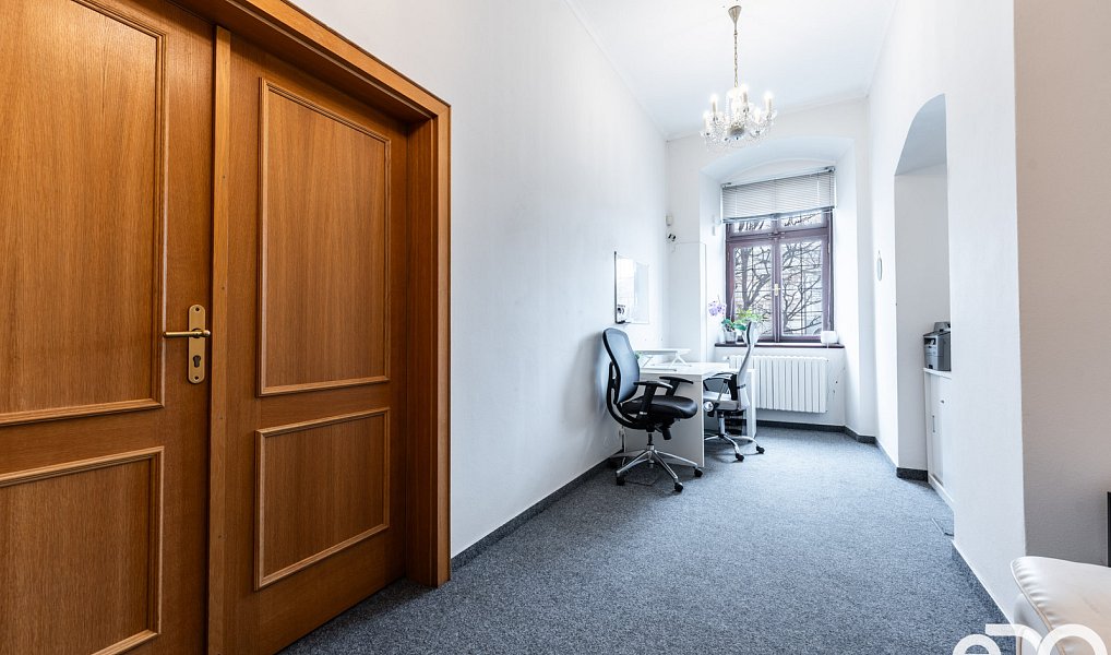 Pronájem kanceláře 193 m², Kolín – náhled fotky 9