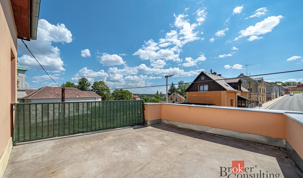 Prodej domu 185 m² s pozemkem 160 m², Plesná – náhled fotky 8