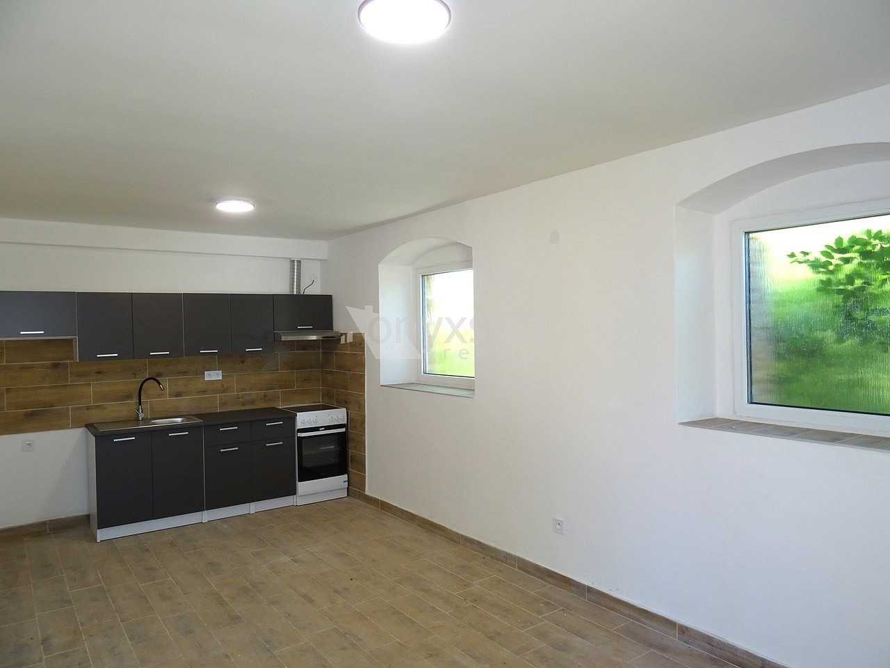 Pronájem bytu 2+kk 61 m² – fotografie 2