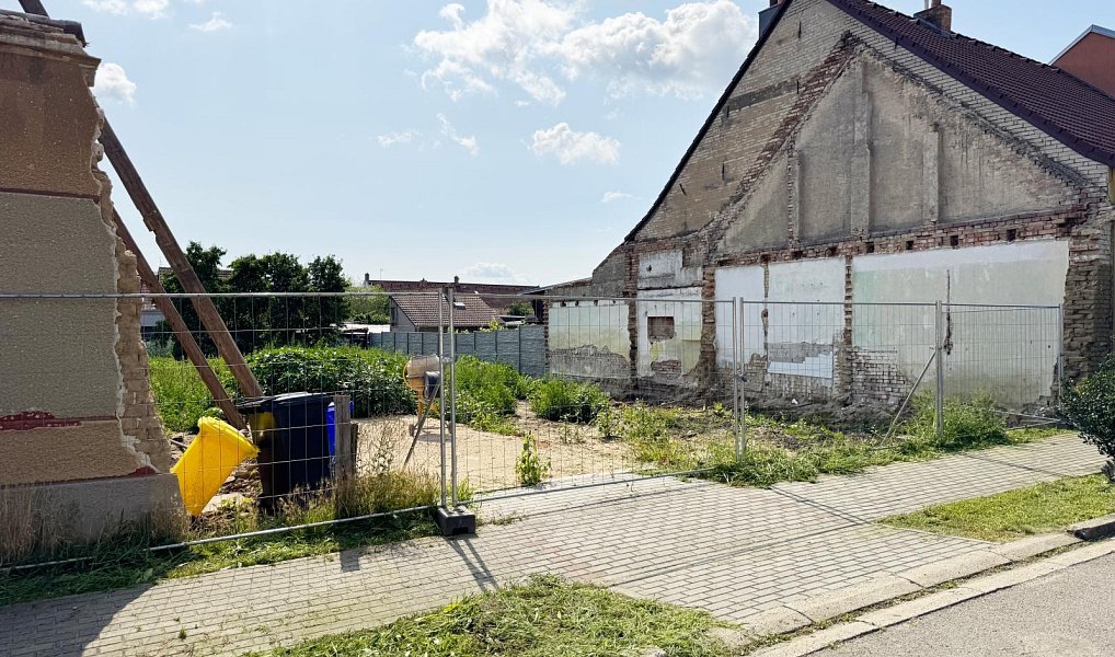 Prodej stavebního pozemku 640 m², Hrušovany u Brna – náhled fotky 3