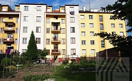 Pronájem bytu 1+kk 30 m², Železničního pluku, Pardubice - Zelené Předměstí