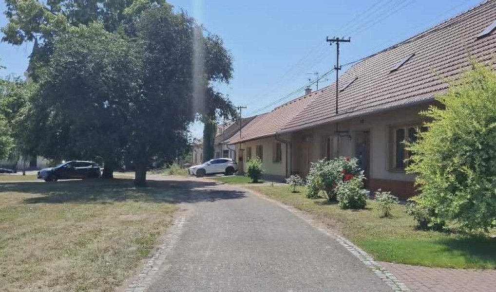 Prodej domu 350 m² s pozemkem 1 963 m², Ivaň – náhled fotky 42