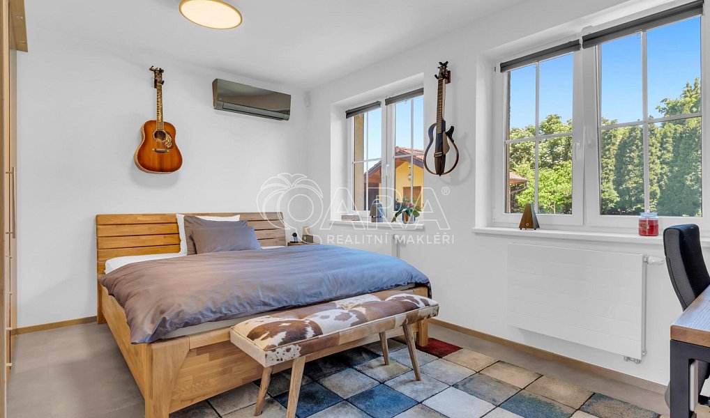Prodej domu 255 m² s pozemkem 775 m², Šestajovice – náhled fotky 21