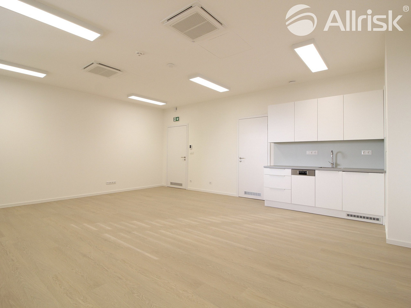 Pronájem kanceláře 48 m² – fotografie 2