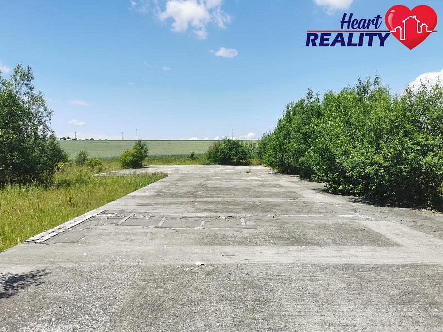 Prodej komerčního pozemku 32 430 m²