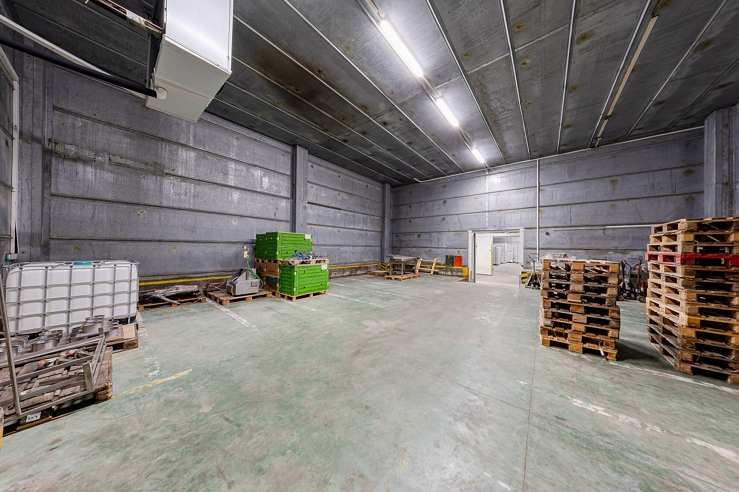 Pronájem skladovacích prostor 141 m²