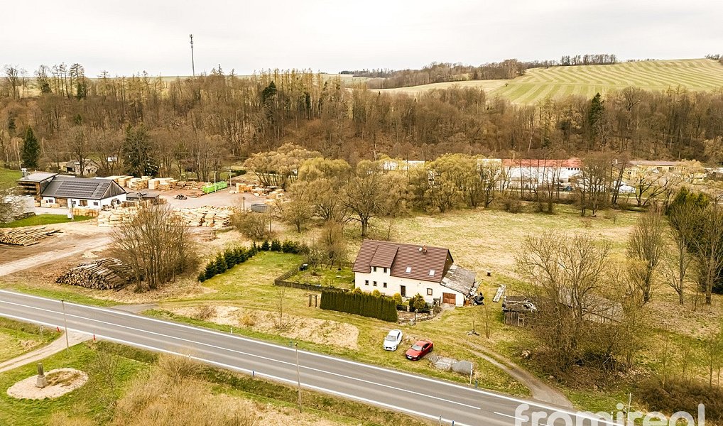 Prodej domu 180 m² s pozemkem 1 481 m², Lomnice – náhled fotky 2