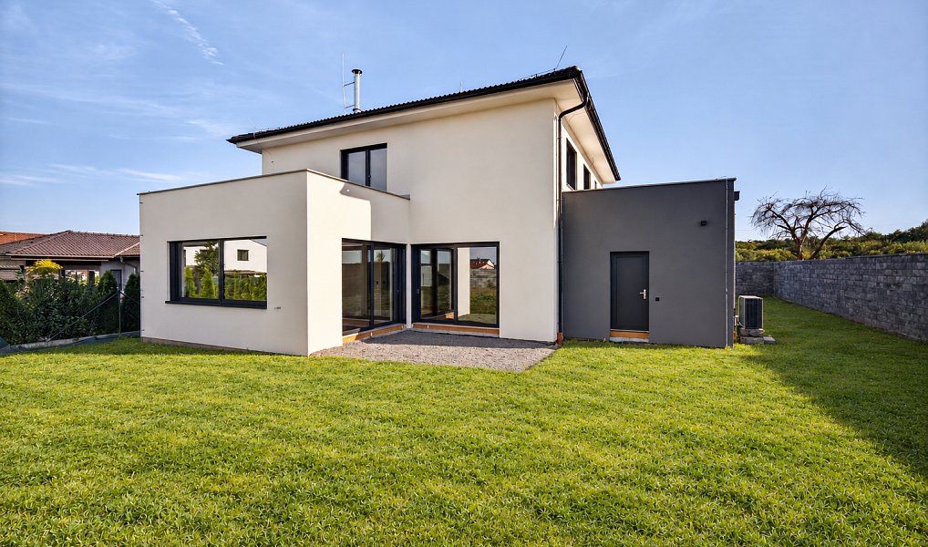 Prodej domu 233 m² s pozemkem 949 m², Kounice – náhled fotky 2