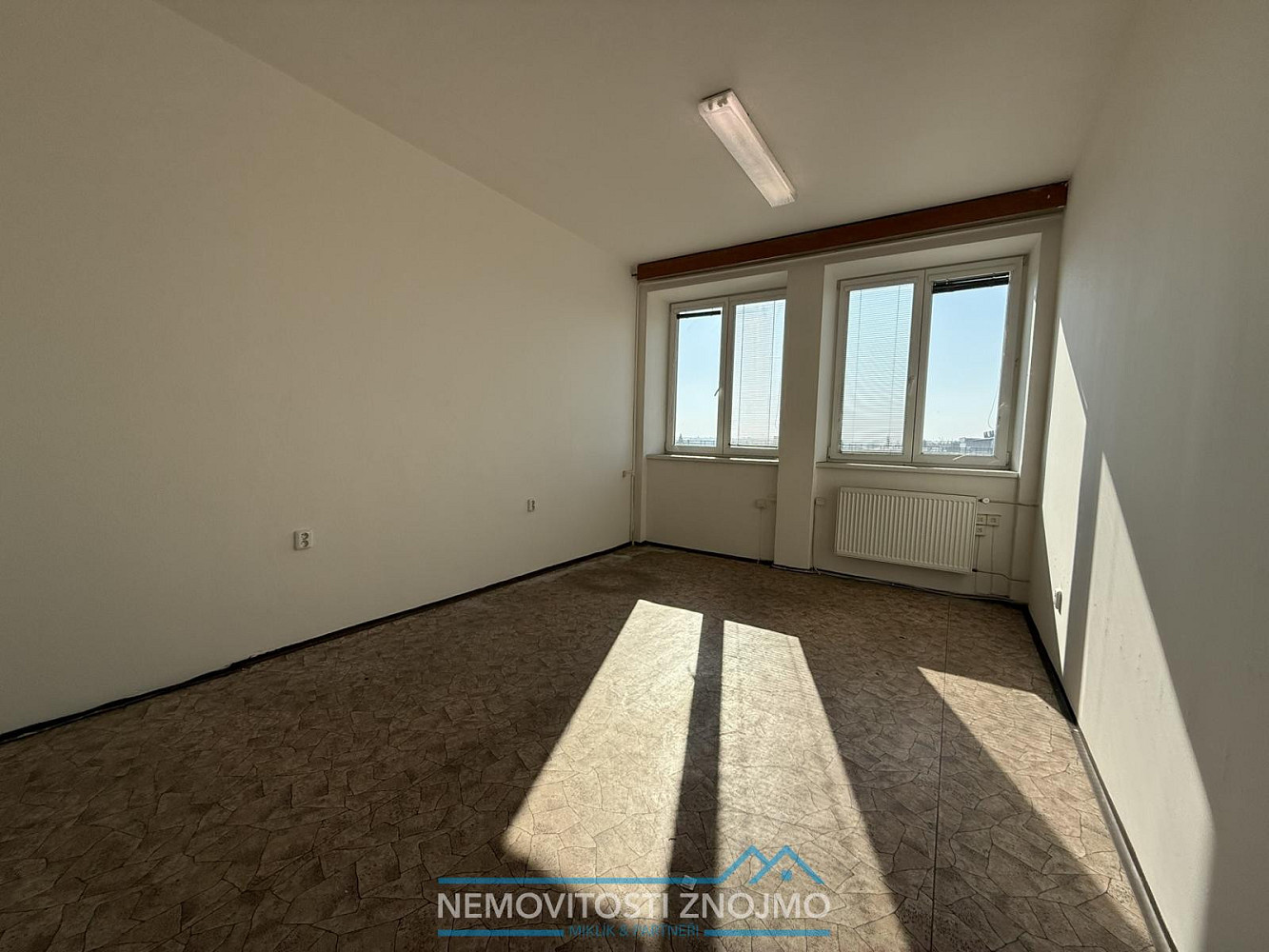 Pronájem kanceláře 20 m² – fotografie 4