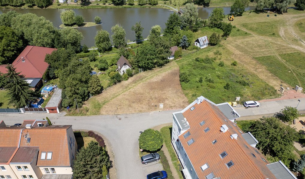 Prodej stavebního pozemku 695 m², Praha – náhled fotky 10