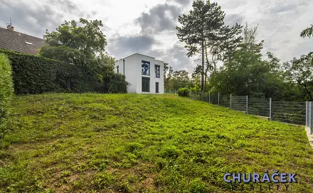 Prodej stavebního pozemku 1 300 m², Na hvězdárně, Praha 5 - Velká Chuchle