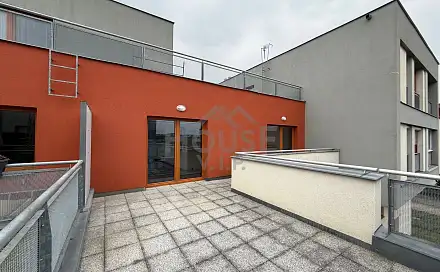 Pronájem bytu 1+kk 42 m²