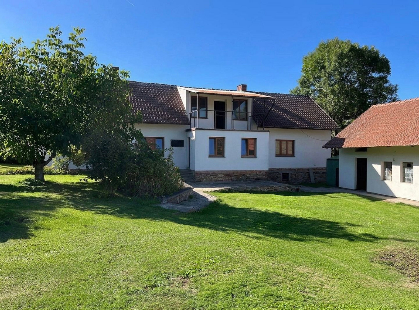 Prodej domu 184 m² s pozemkem 1 210 m²