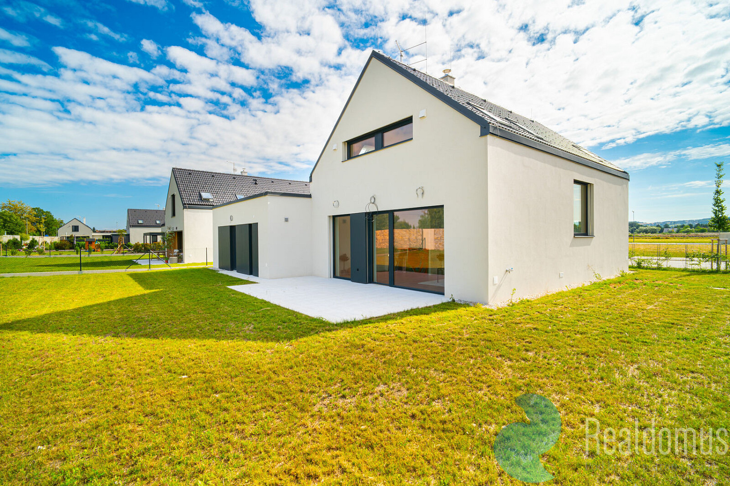 Prodej domu 138 m² s pozemkem 805 m² – fotografie 2