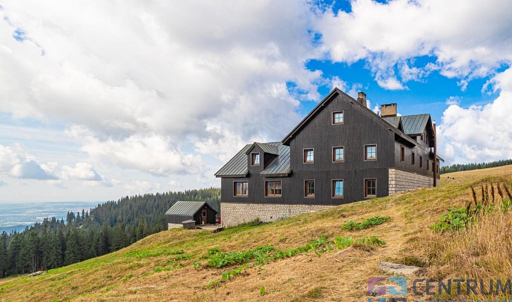 Prodej chaty/chalupy 1 087 m² s pozemkem 33 716 m², Strážné – náhled fotky 2