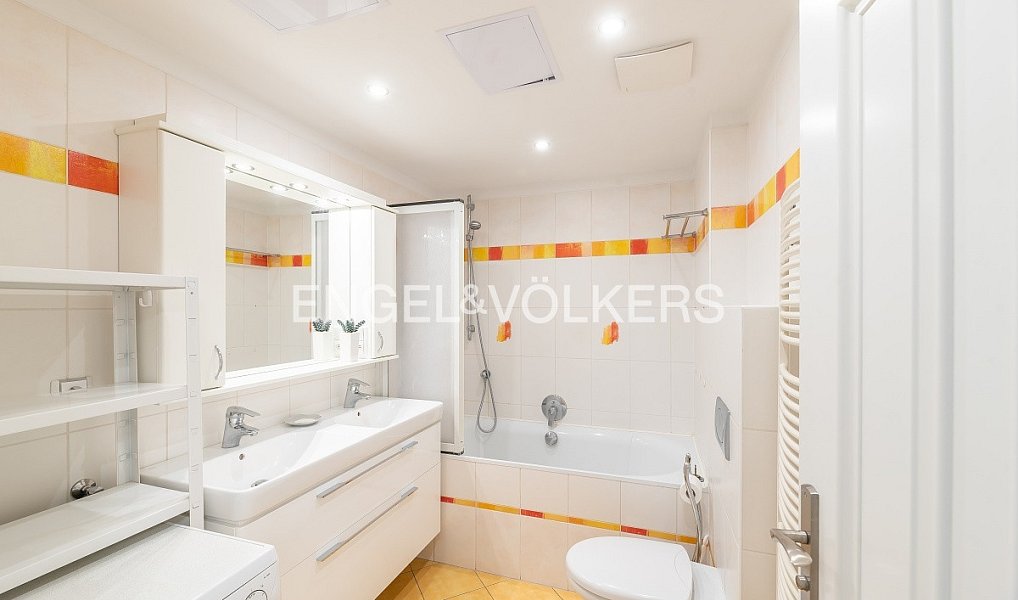 Pronájem bytu 5+1 163 m², Praha – náhled fotky 11