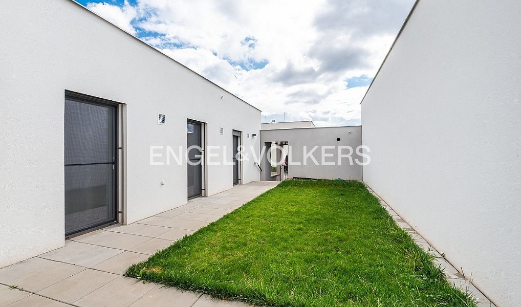 Pronájem domu 111 m² s pozemkem 264 m², Praha – náhled fotky 10