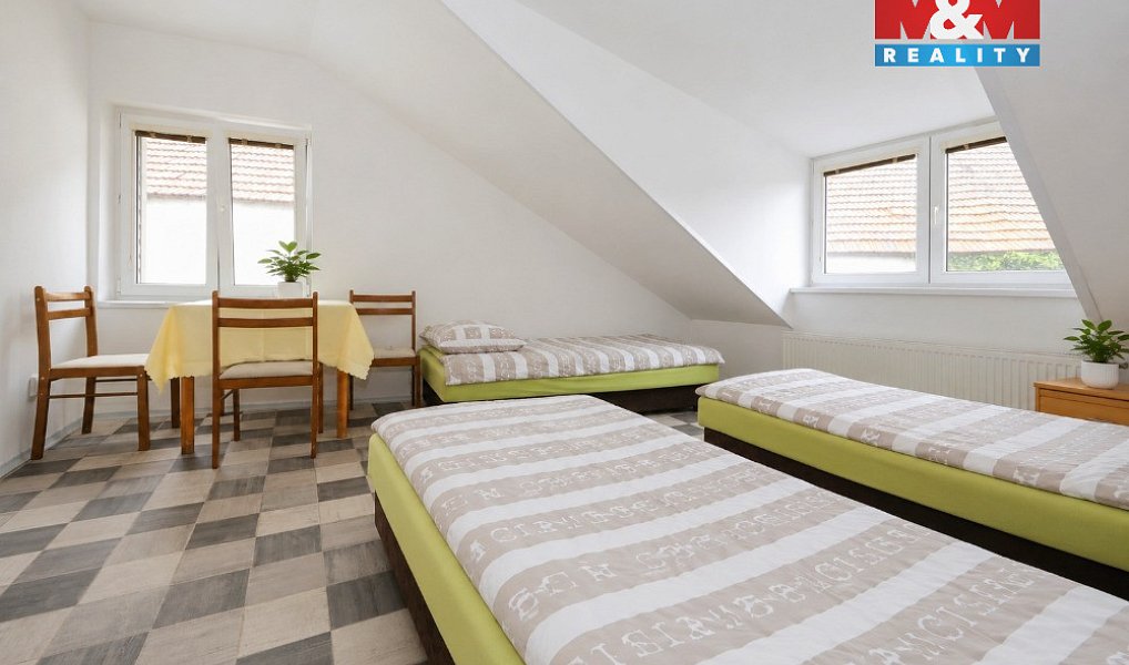 Prodej ubytovacího objektu 198 m², Větrný Jeníkov – náhled fotky 12