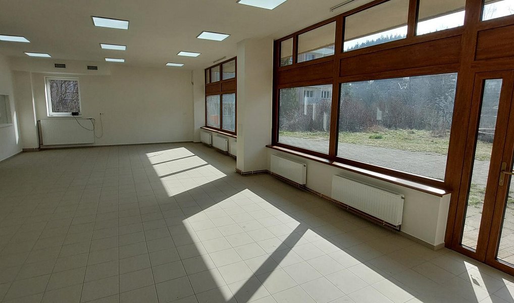 Pronájem obchodních prostor 147 m², Vsetín – náhled fotky 12