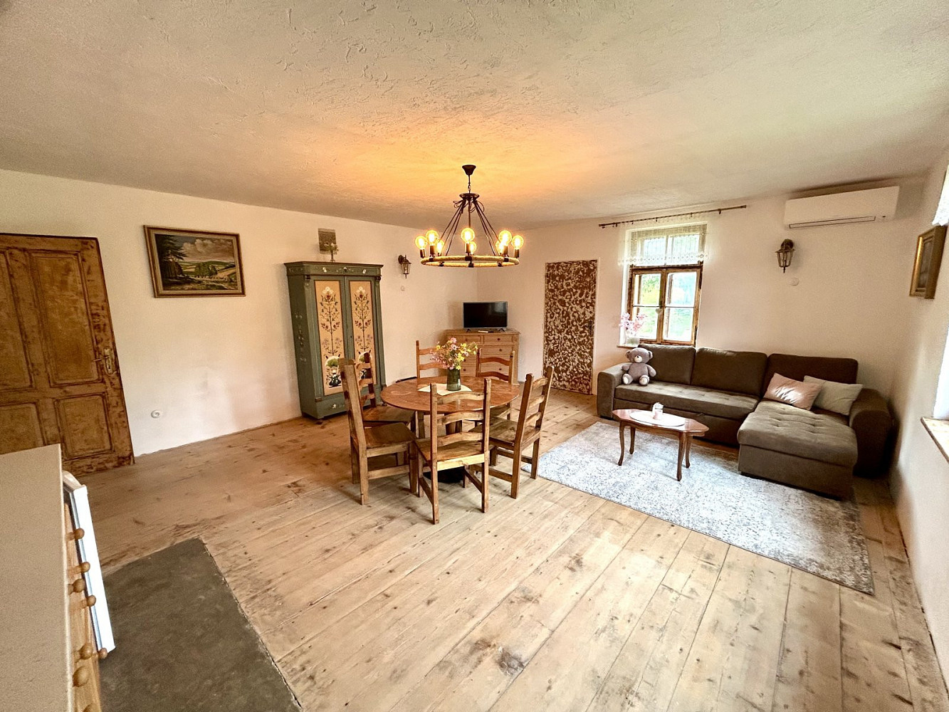 Prodej domu 300 m² s pozemkem 333 m²