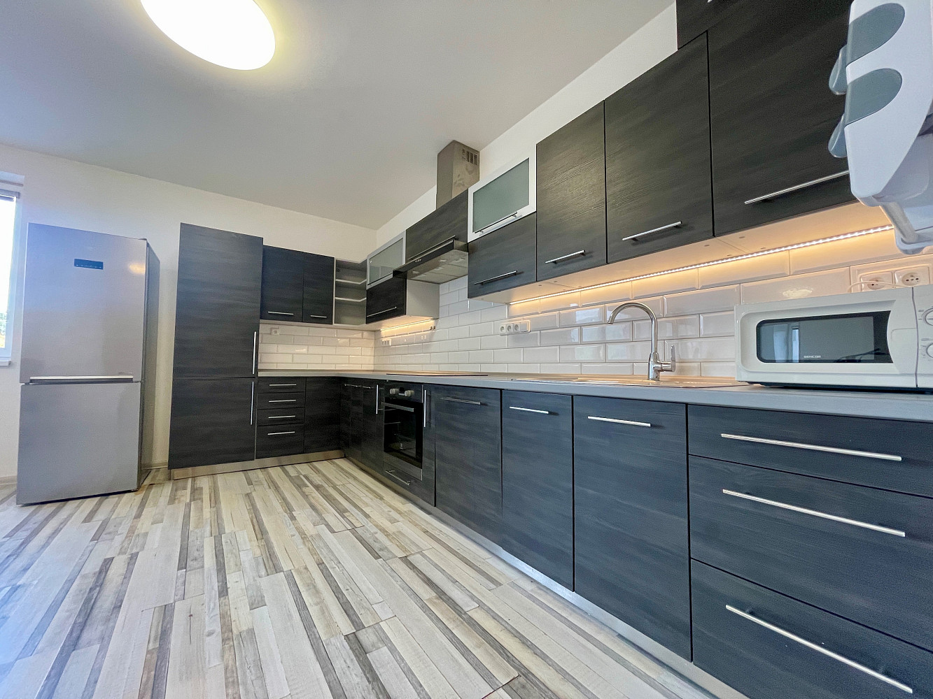 Pronájem bytu 3+kk 100 m² – fotografie 2