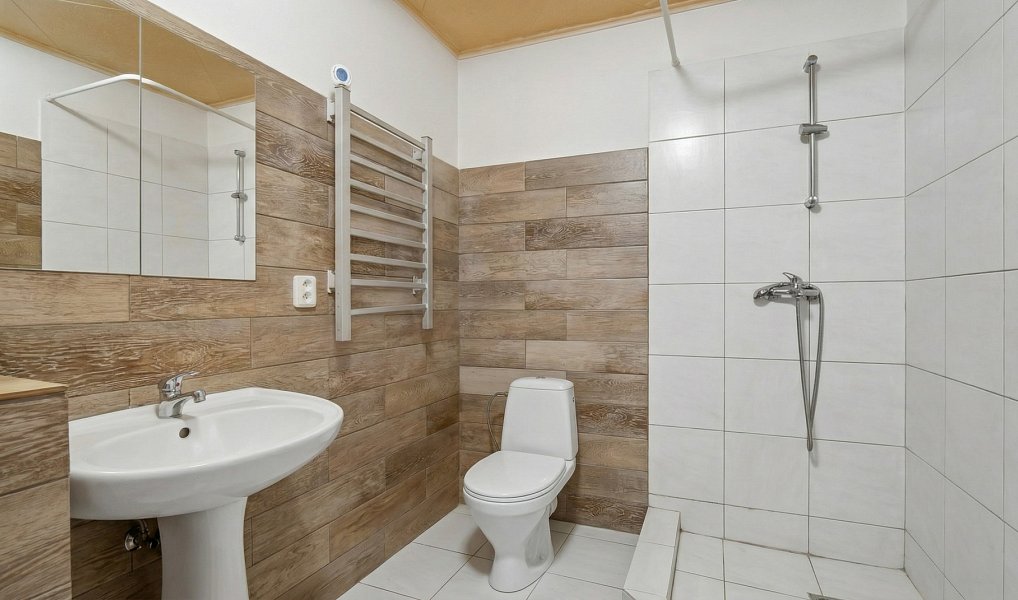 Prodej domu 328 m² s pozemkem 399 m², Hostomice – náhled fotky 4