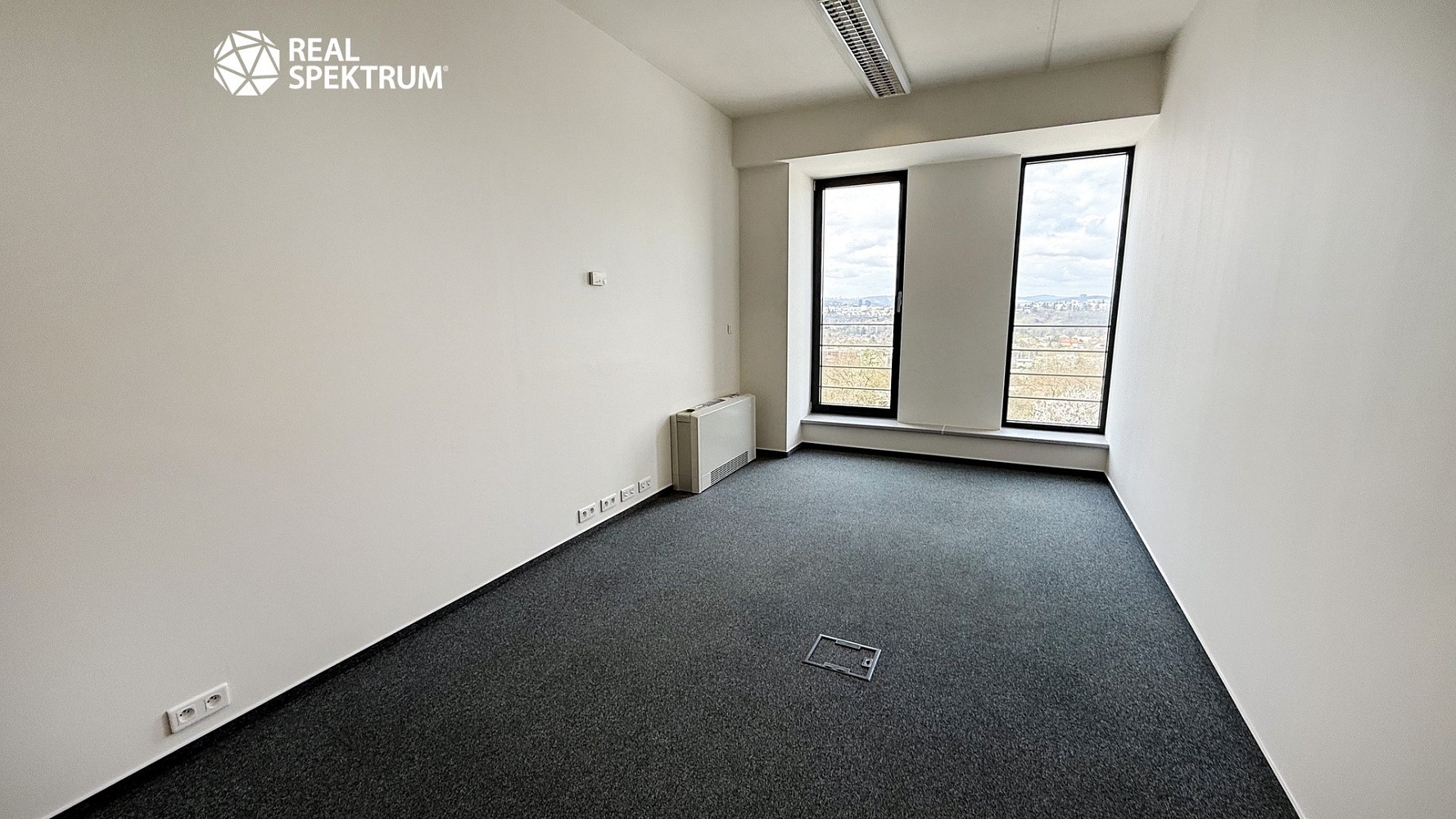 Pronájem kanceláře 106 m² – fotografie 3