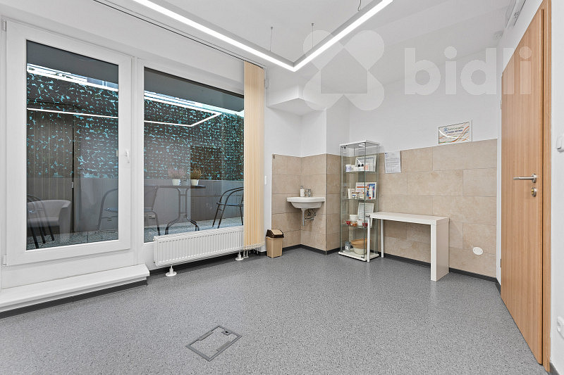 Pronájem obchodních prostor 18 m² — photo 2