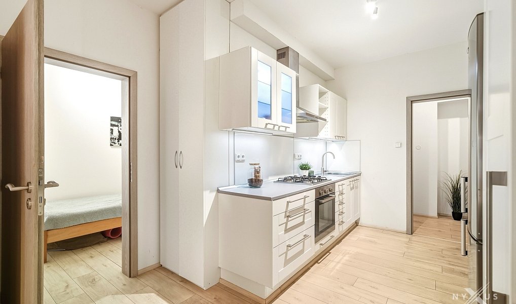 Prodej bytu 4+1 100 m², Praha – náhled fotky 9