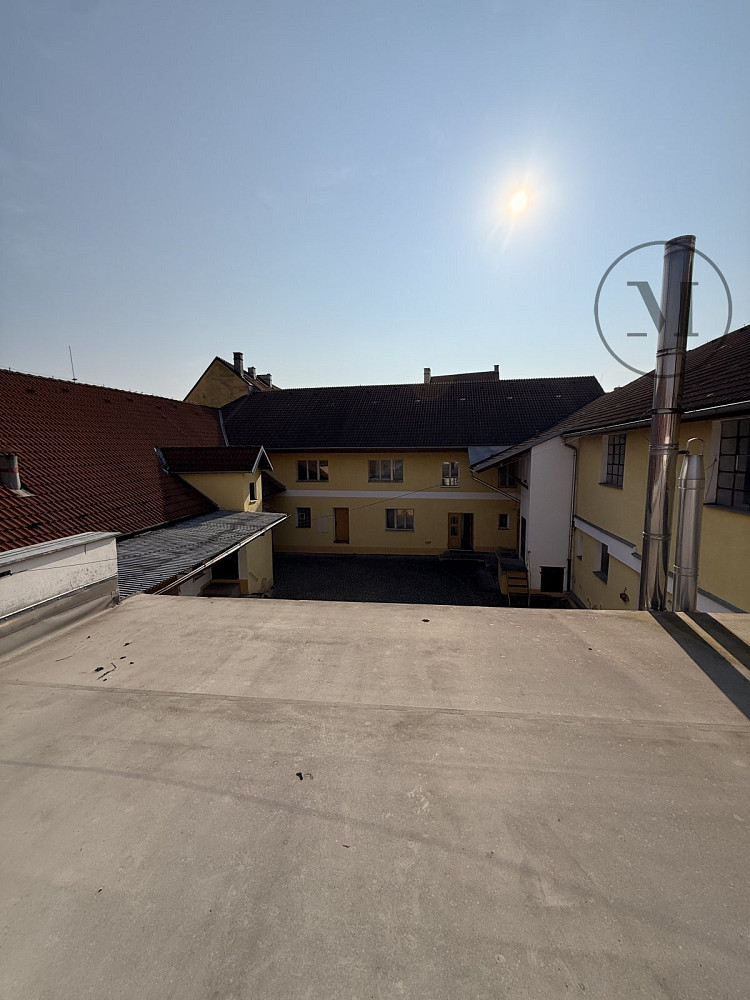 Pronájem komerčního objektu (jiného typu) 120 m²