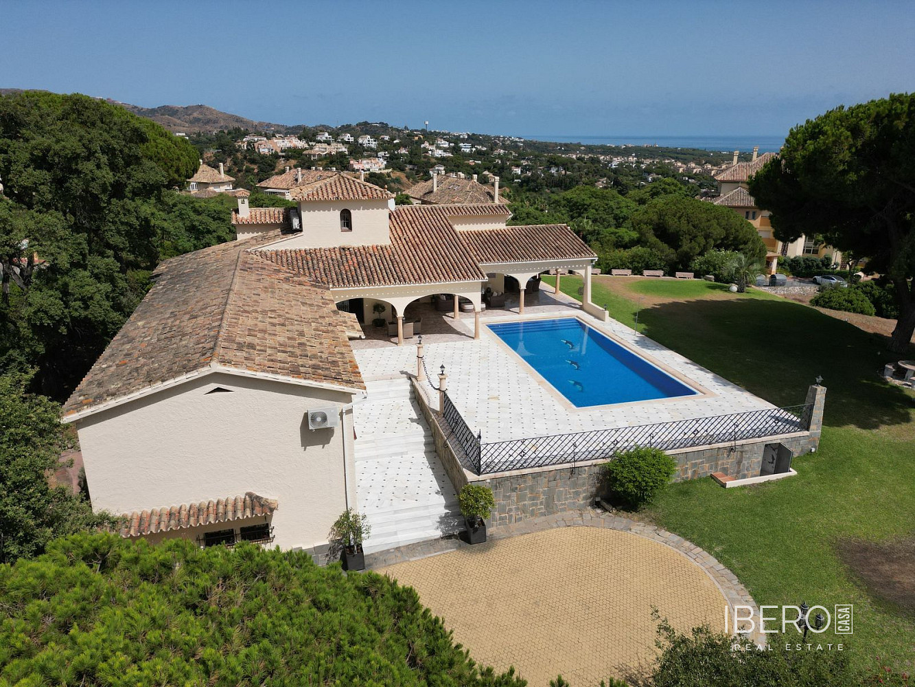 Prodej domu 450 m² s pozemkem 4 444 m²