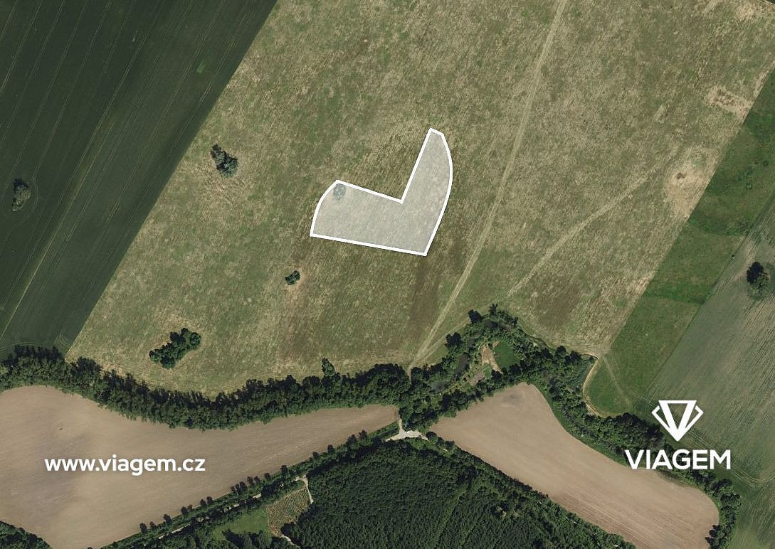 Prodej pole 860 m²