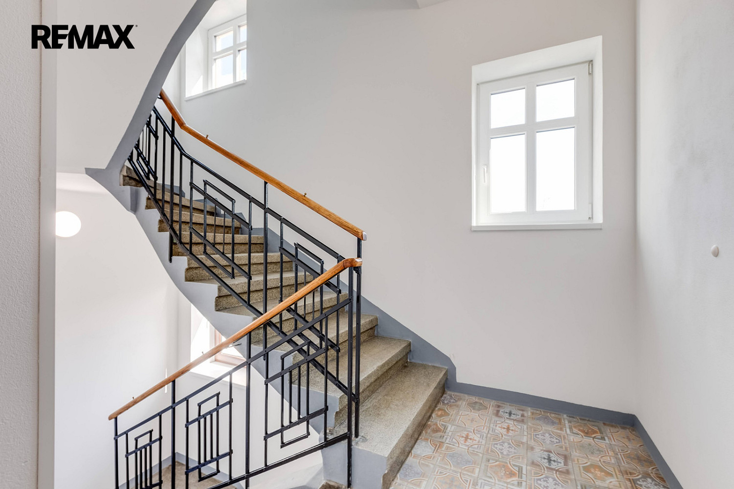 Prodej domu 320 m² s pozemkem 450 m² – pohled 3